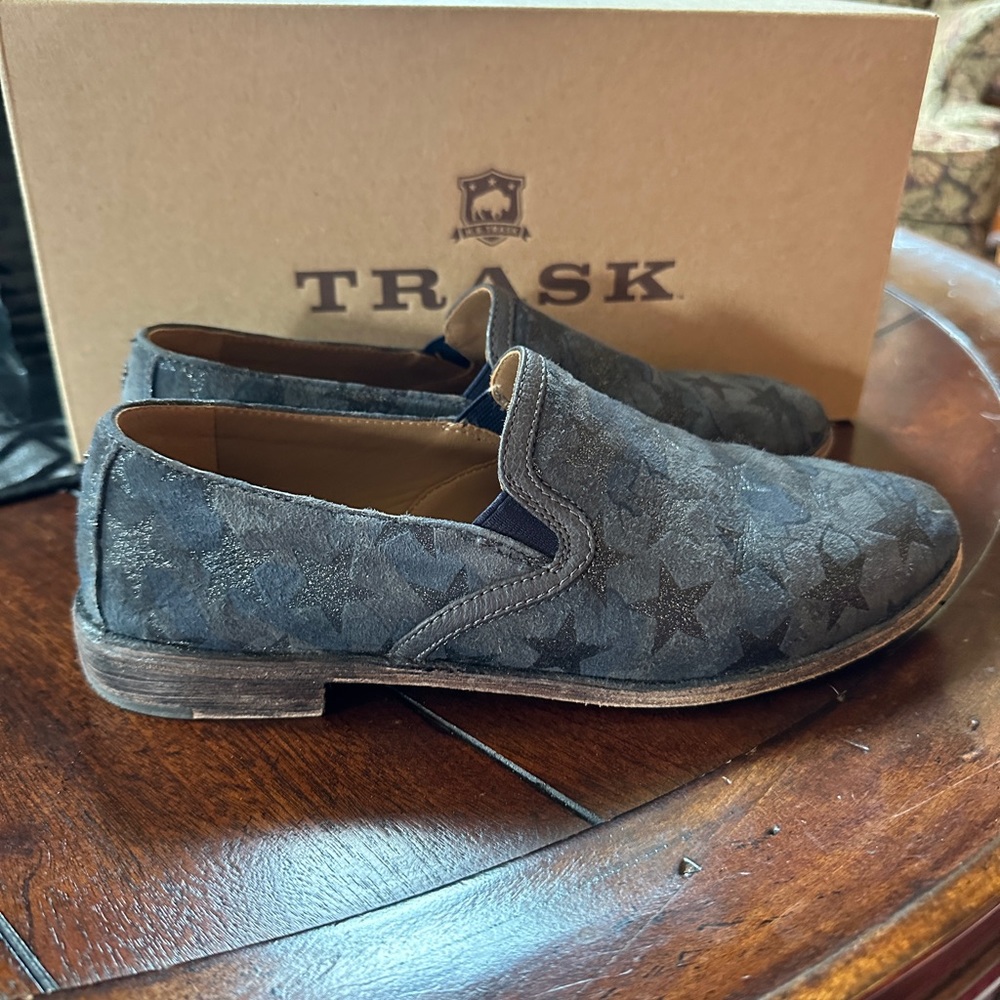 Trask Ali Italian met camo suede star print loafer